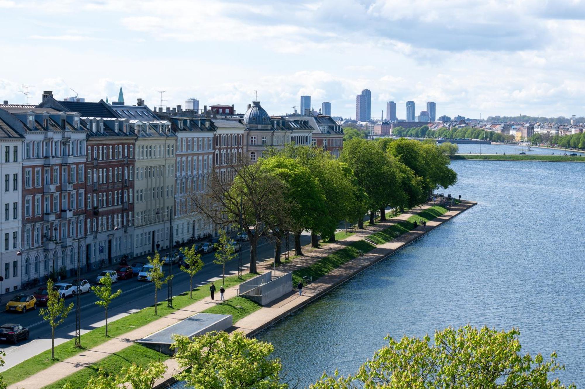 Lägenhet Bright 3br With Balcony And Amazing View