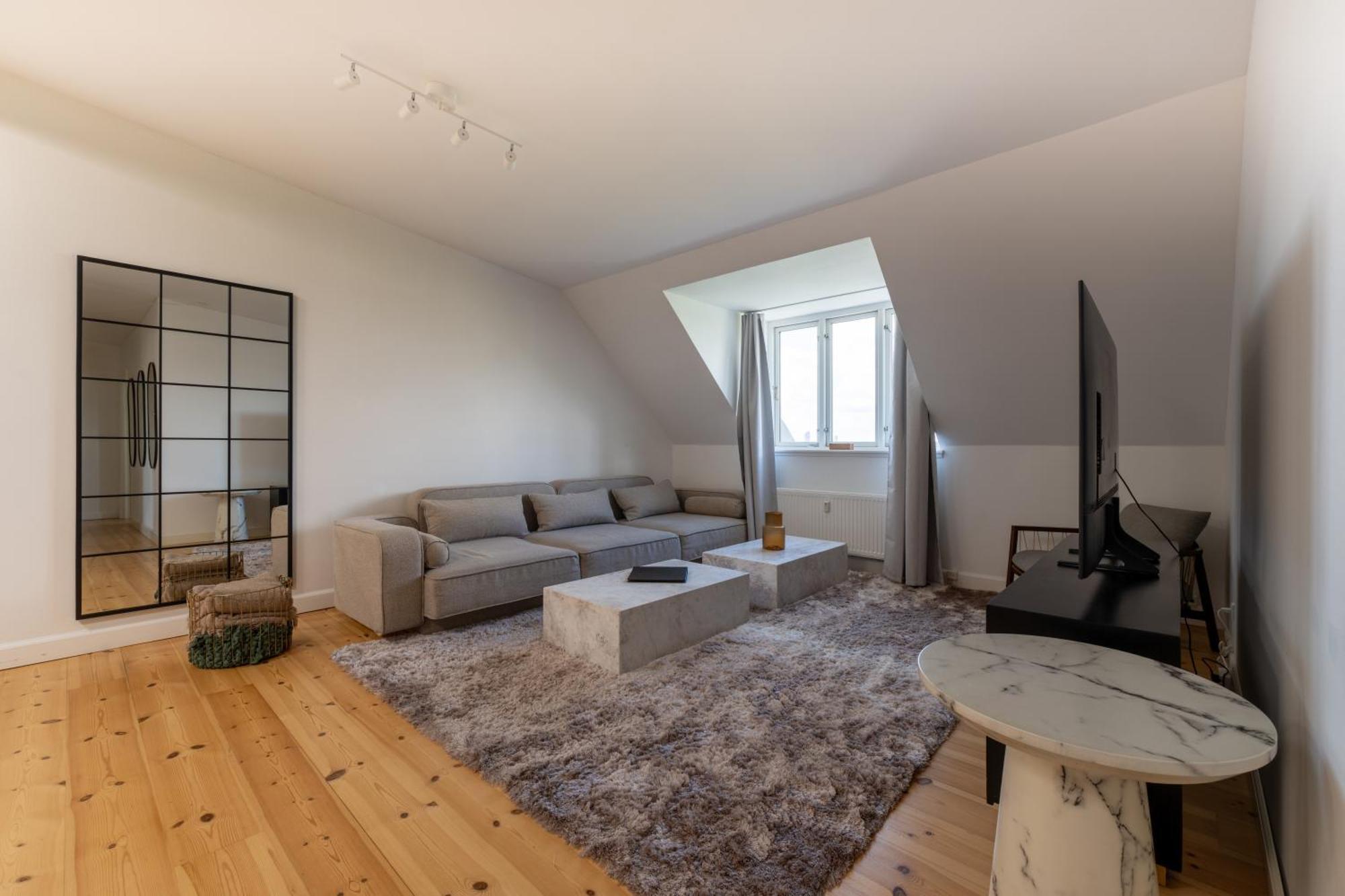 Apartment Bright 3br With Balcony And Amazing View *